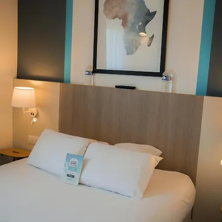 Kyriad Hotel 2*