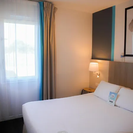 Kyriad 2* La Flèche