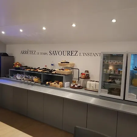 凯里亚德酒店-拉芙雷 酒店 2*