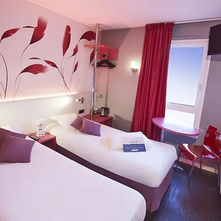 Hotel Kyriad 2*