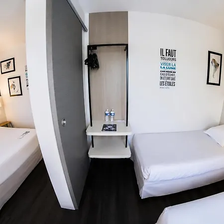 Hotel Kyriad 2*