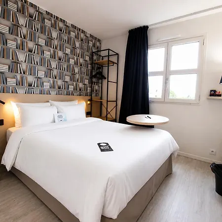 Hotel Kyriad 2*